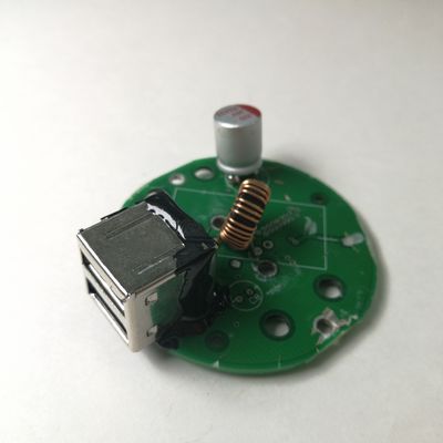 Über - geformte Plastikeinspritzung zerteilt PVC-Material mit PCBA-Baugruppen